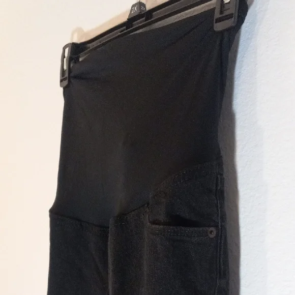 Isabel Maternity by Ingrid & Isabel Black Skinny Pants - Picture 6 of 8